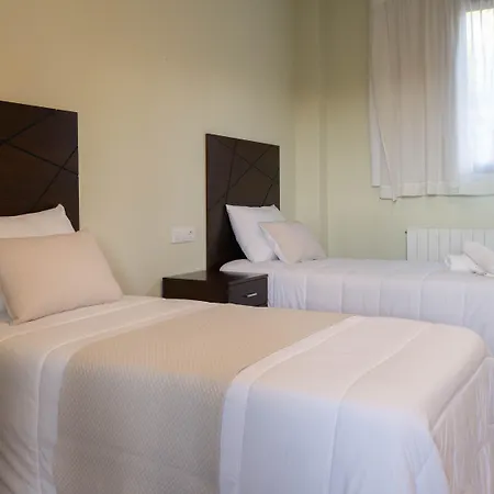 Ermitas De بيت شباب *