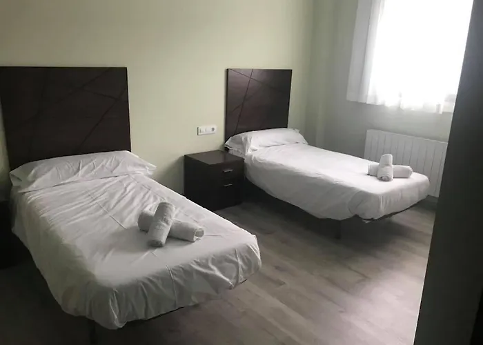 Хостел Ermitas De *